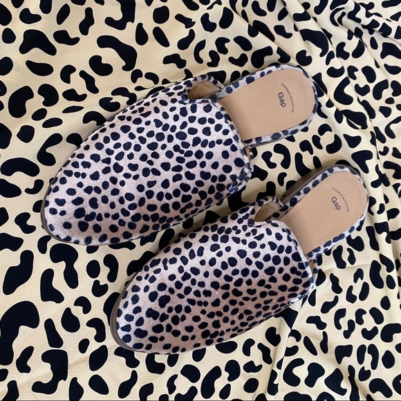 Velvet Leopard/Cheetah Loafers 💕 - Picture 2 of 3